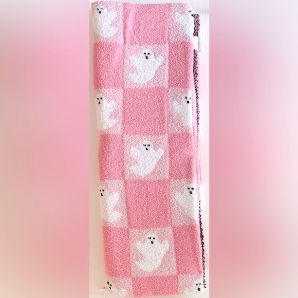 Cupcakes and Cashmere Halloween Pink Ghost Throw Blanket - Picture 5 of 6